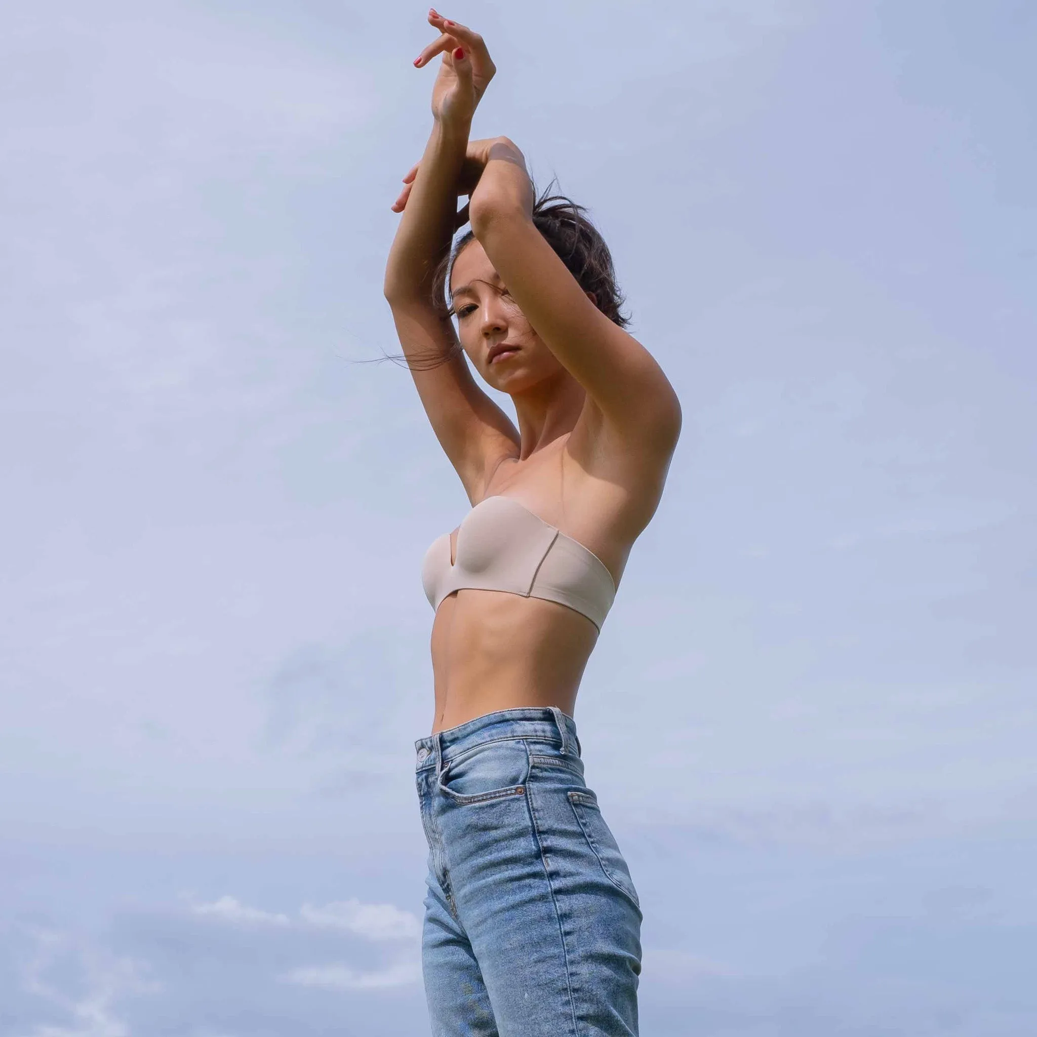 247 Seamless! 100% Non-Slip Strapless Wireless Bra in Almond Nude