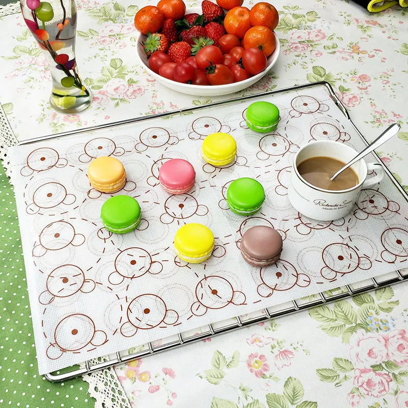 42cm x 29.5cm Double-Sided Silicone Macaron Baking Mat with Cute Bear Design
