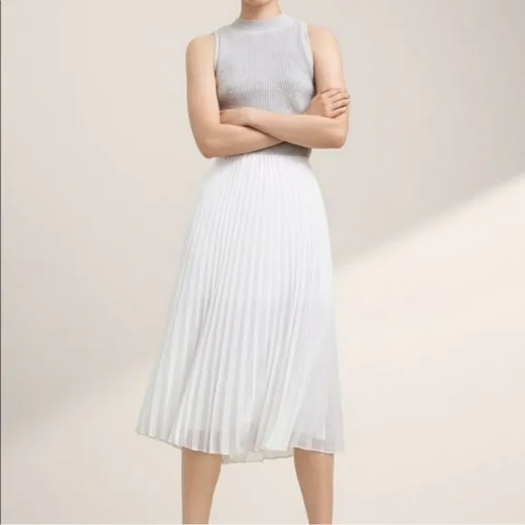 Aritzia Babaton Jude Pleated Skirt Color Block Black White Twirl Size XS NWT