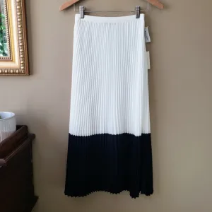 Aritzia Babaton Jude Pleated Skirt Color Block Black White Twirl Size XS NWT