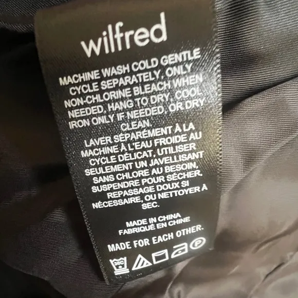 Aritzia Wilfred Pleated Lined Mini Skirt Black Size 8 EUC