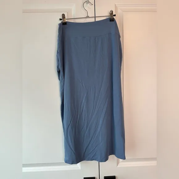 Athleta Women’s Release Midi Skirt Blue (Size M)