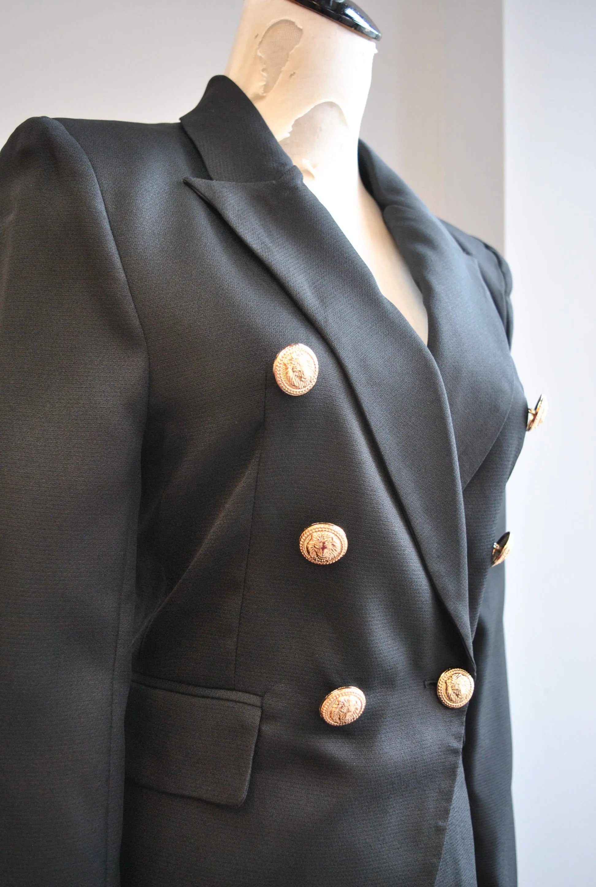 BLACK DOUBLE BREASTED BLAZER
