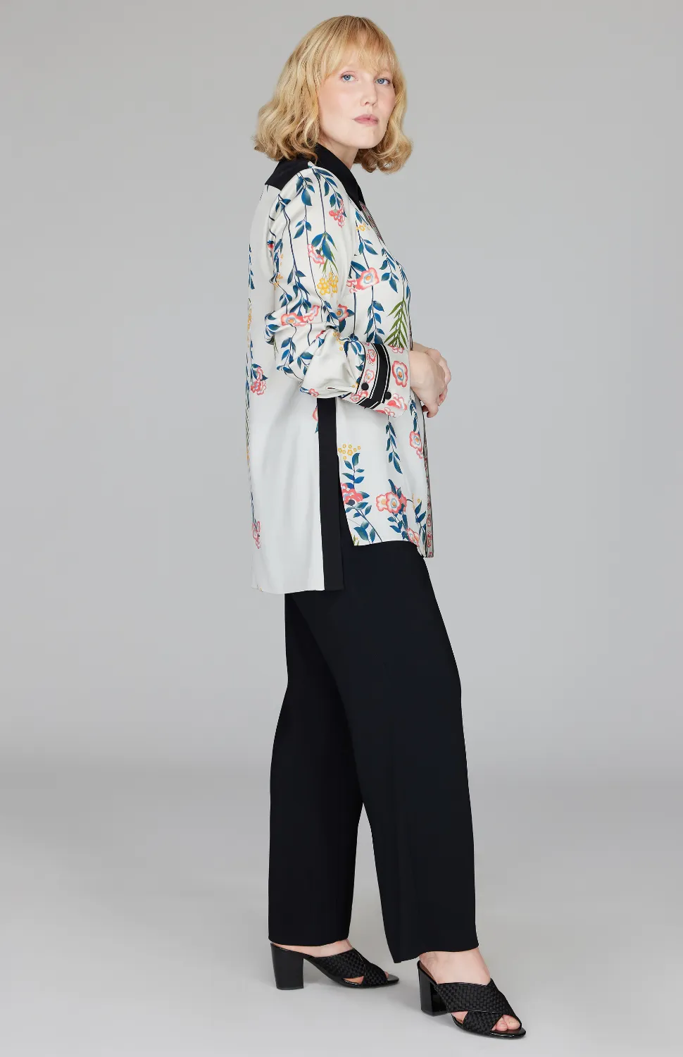 Bramble Collared Blouse w/ Relaxed Sleeve