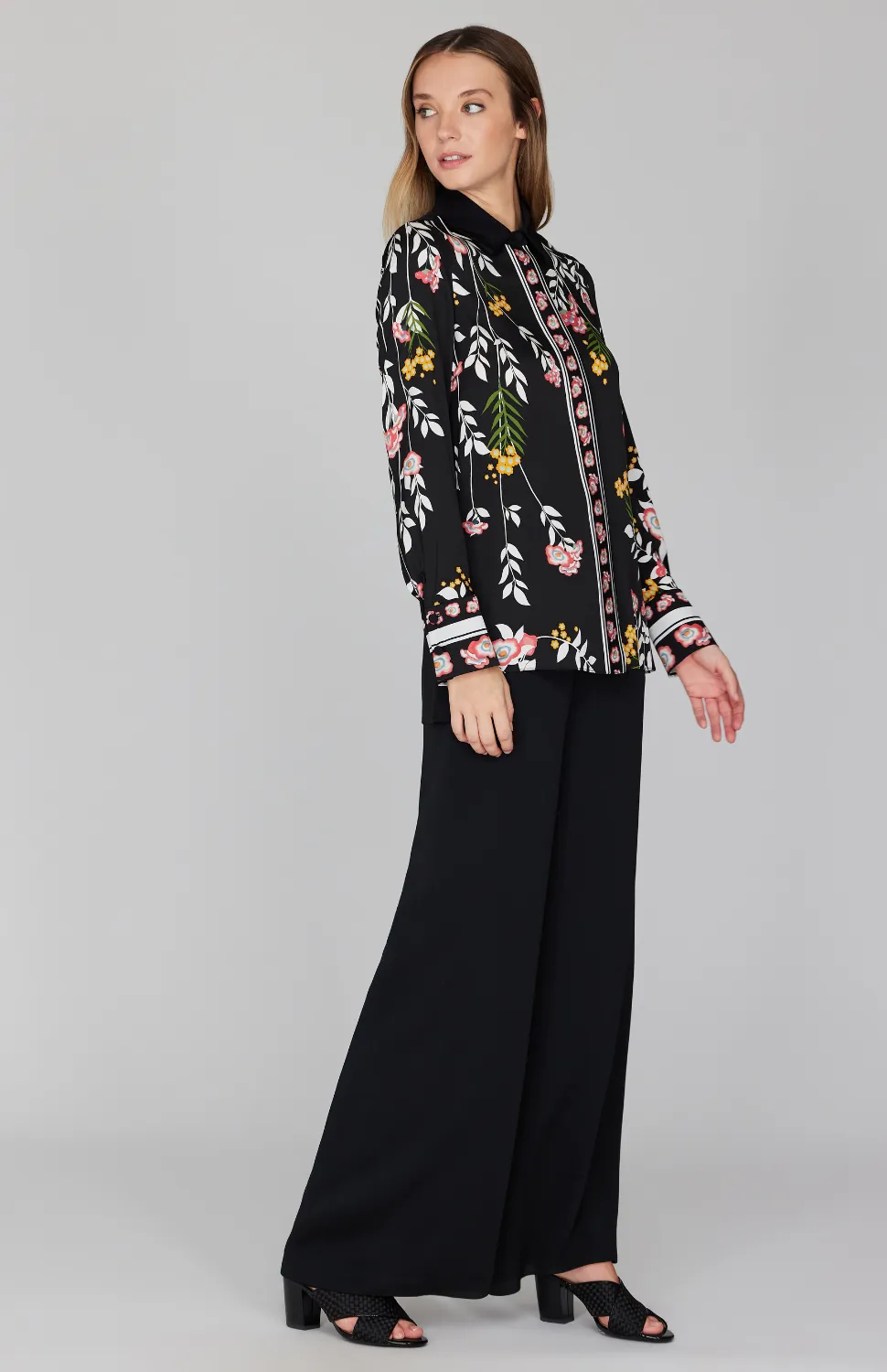 Bramble Collared Blouse w/ Relaxed Sleeve