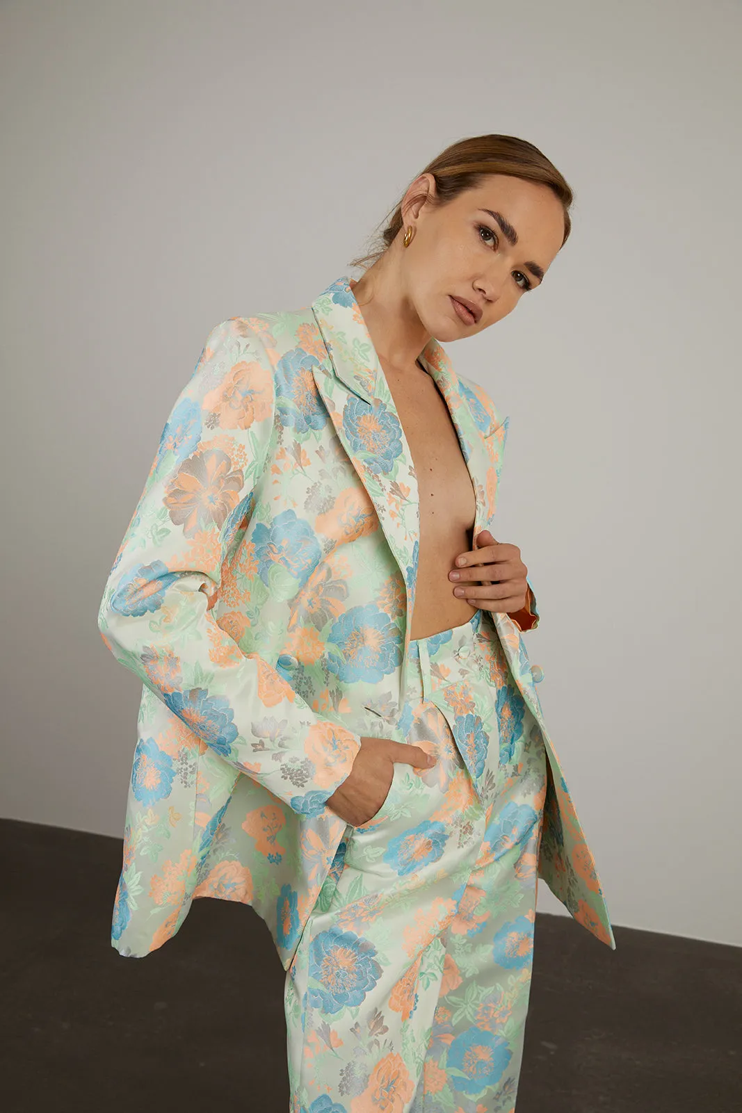 CALÇA AZUL SALMÃO OVERSIZED JACQUARD ESTAMPADO FLORAL