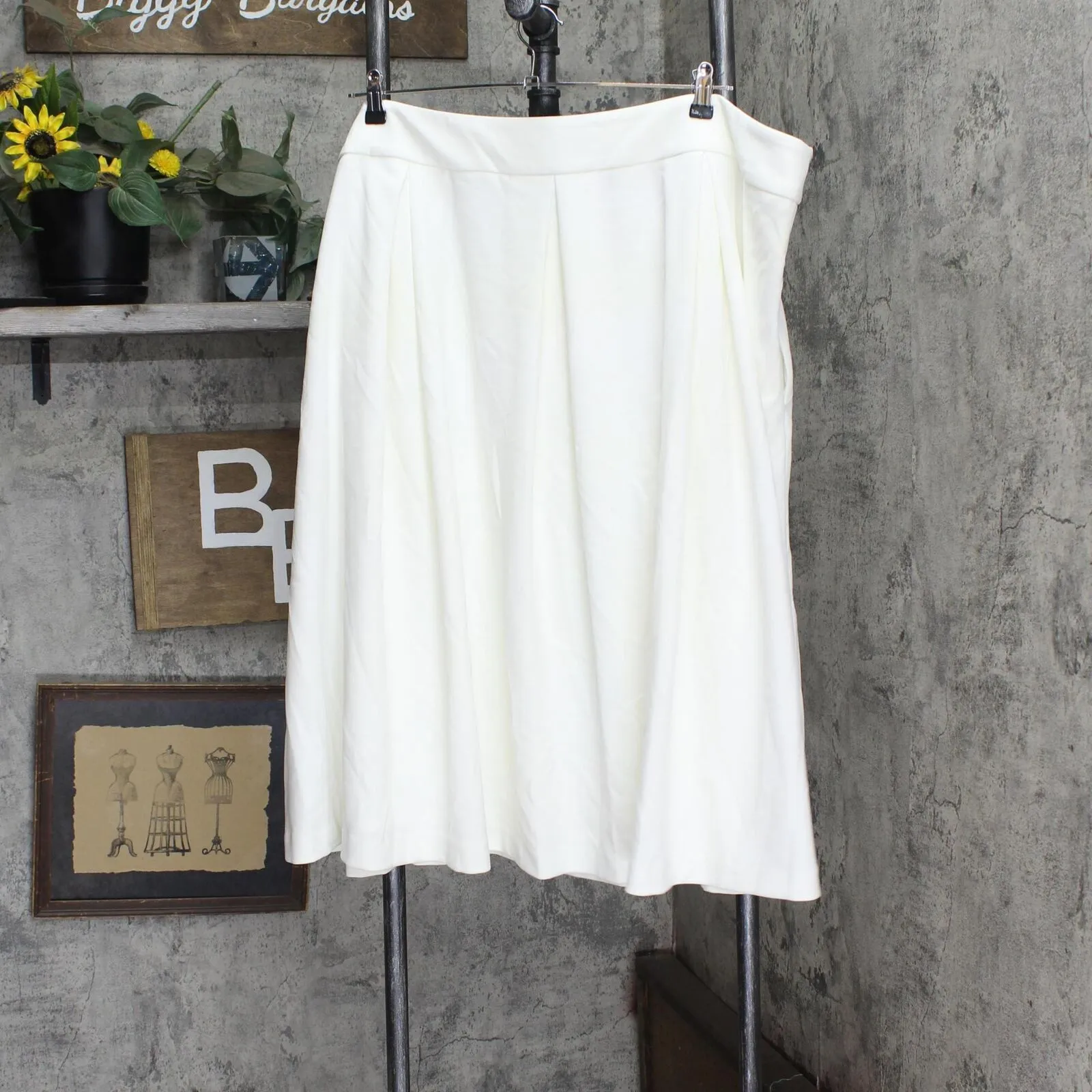 Calvin Klein Womens Plus Pleated Below Knee Midi Skirt X02SC533 Ivory White 22W