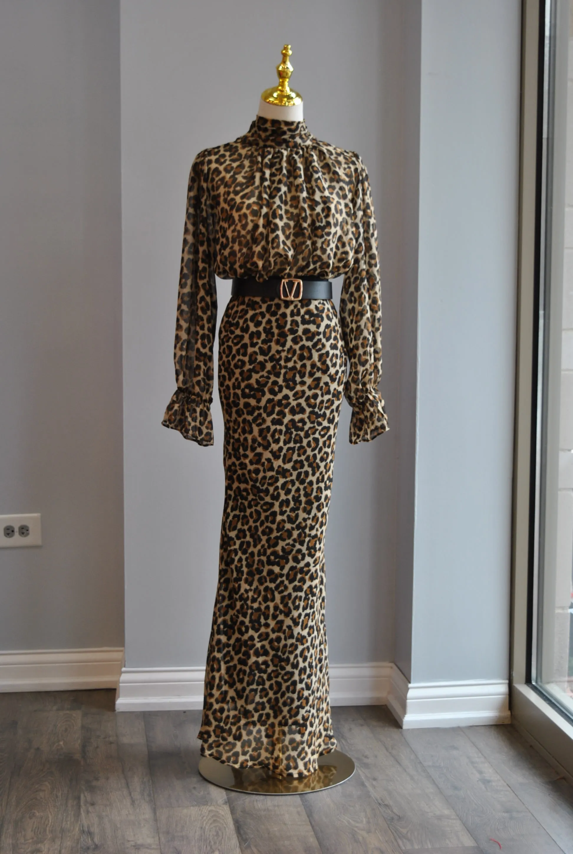 CLEARANCE - CHEETAH SET OF MAXI SKIRT AND A BLOUSE