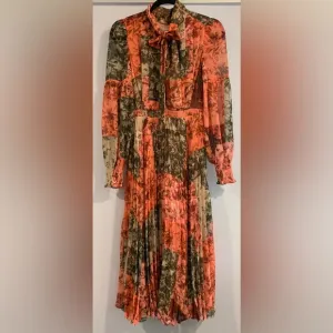 Excellent Condition, Rachel Parcell- Pleated Chiffon Midi Dress w/ Bow, Size 0