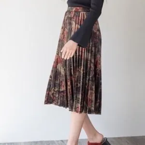 Floral Velvet Pleated Skirt