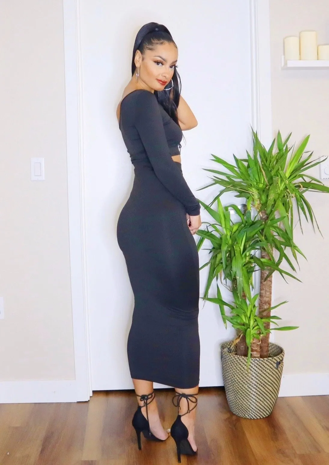Kim One-Sleeve Skirt Set (Black)