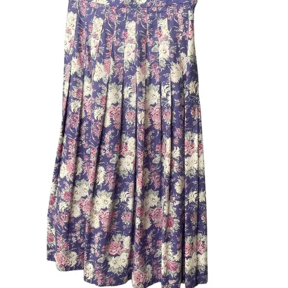 Laura Ashley Women's Purple and Pink skirt size EUR 38 USA 8