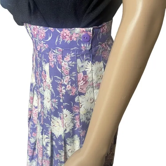 Laura Ashley Women's Purple and Pink skirt size EUR 38 USA 8