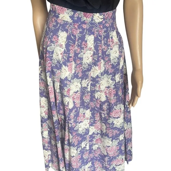 Laura Ashley Women's Purple and Pink skirt size EUR 38 USA 8