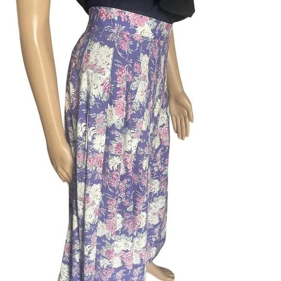 Laura Ashley Women's Purple and Pink skirt size EUR 38 USA 8