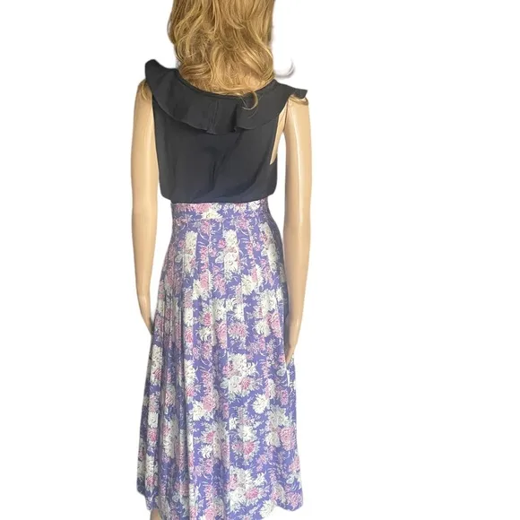 Laura Ashley Women's Purple and Pink skirt size EUR 38 USA 8