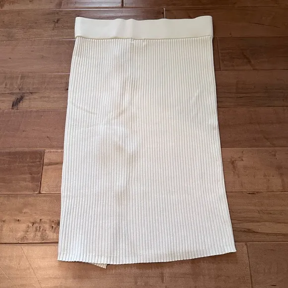 Like New Anthropologie Maeve Cable Knit Twist Midi Skirt in Ivory