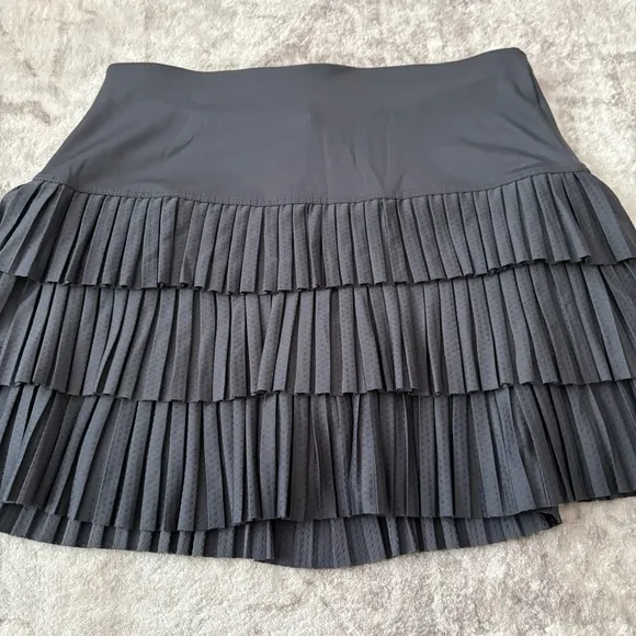 Lucky in Love Mon Amie Pleated Tier Skirt Pickleball Tennis Golf Gray Small