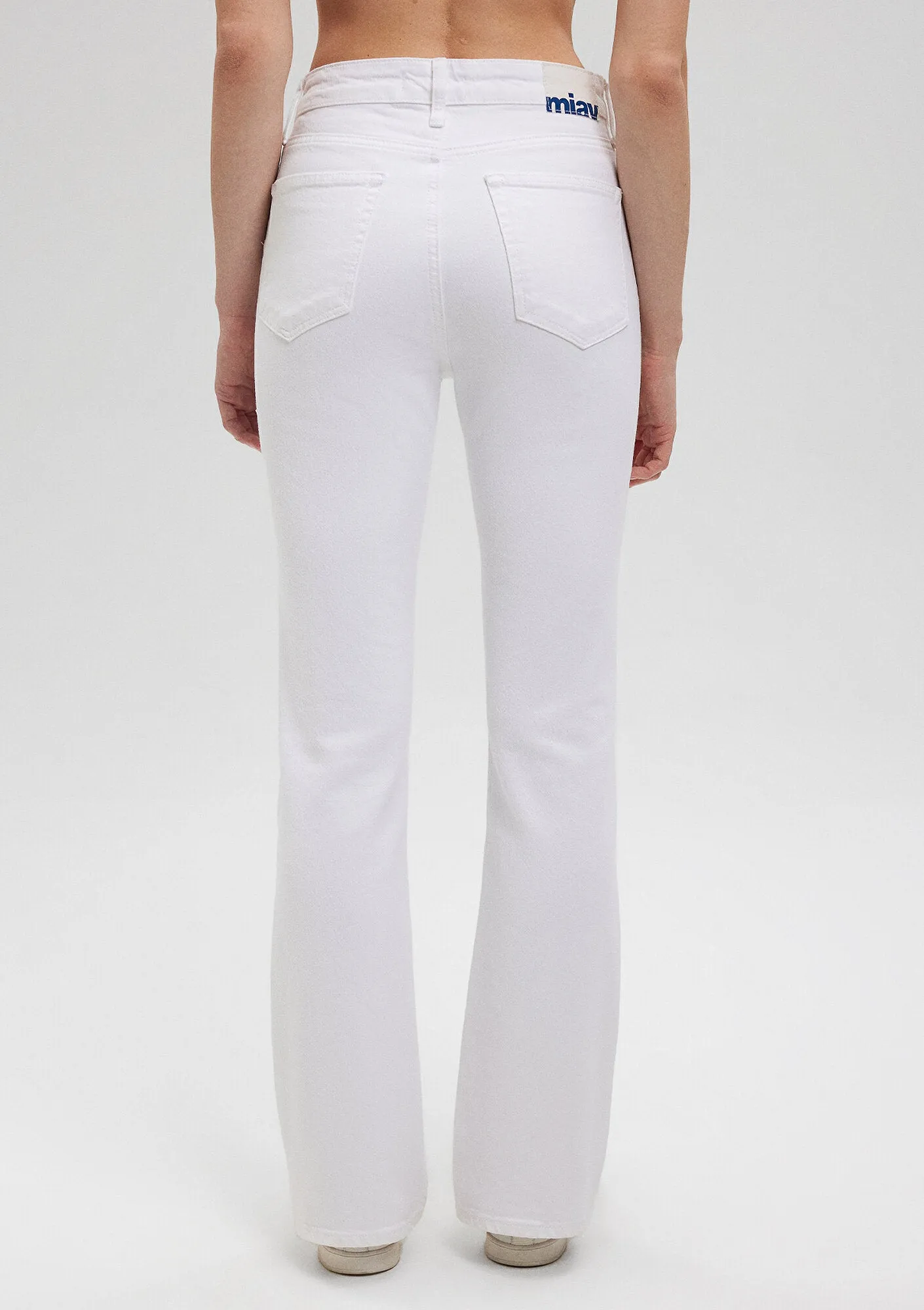 Miav White 90s Jean Pants