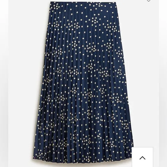 Pleated pull-on luster charmeuse midi skirt in tiny blooms print