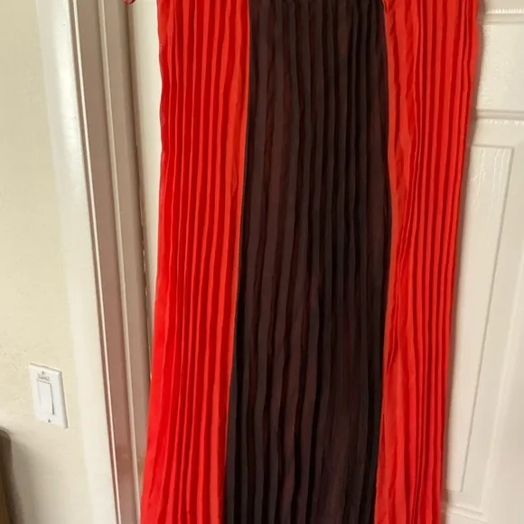 Romeo n Juliet Couture L colorblock pleated skirt
