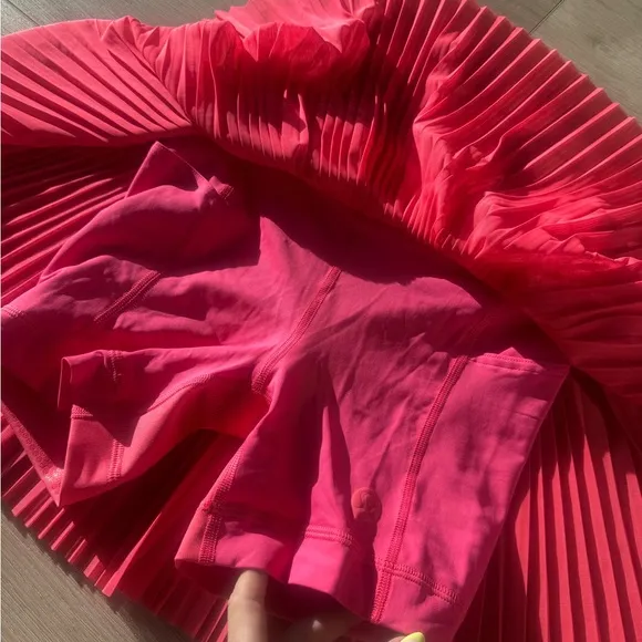 Size 2 Lululemon pleated skirt NWT