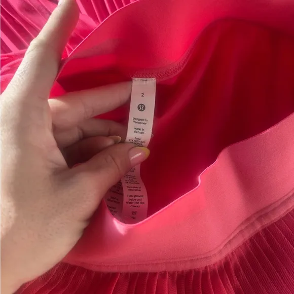 Size 2 Lululemon pleated skirt NWT