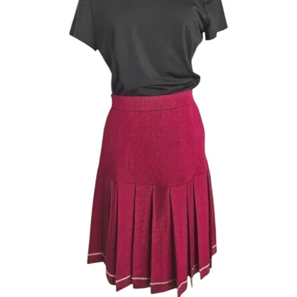 St. John Knitted Pleated Knee Length Skirt Burgundy