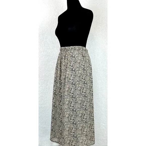 VERO MODA • Josephine Graphic Printed Midi Skirt