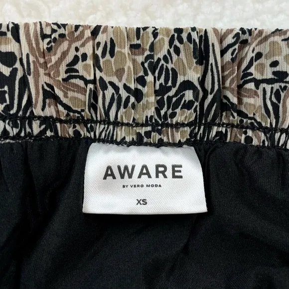 VERO MODA • Josephine Graphic Printed Midi Skirt