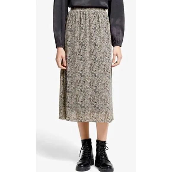 VERO MODA • Josephine Graphic Printed Midi Skirt