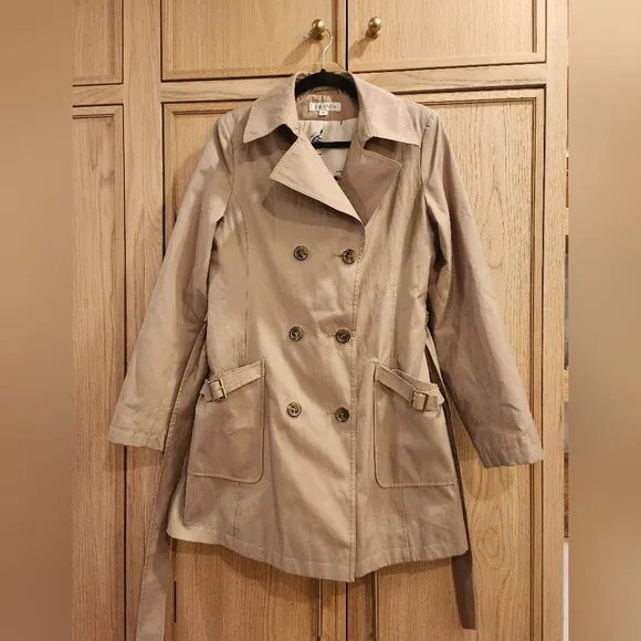 VIA SPIGA Classic Tan Double-Breasted Women's Rain Trench Coat Jacket