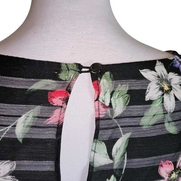 𝅺Vince Camuto Black Floral Print Shift Dress Sz 4 Ruffle Bell Sleeve Whimsigoth