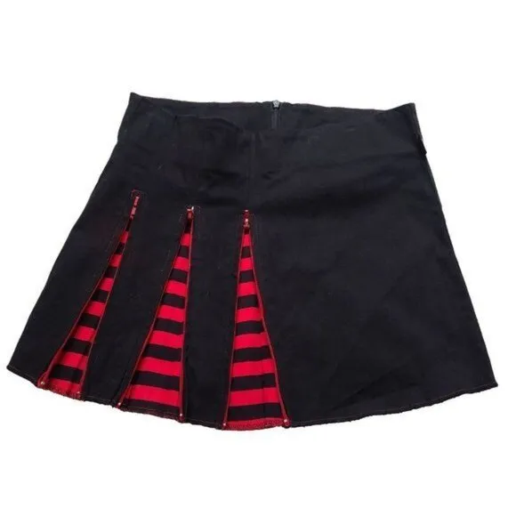 Vintage Emily the Strange Pleated Skirt, Zippers, Striped, Black, Size 7