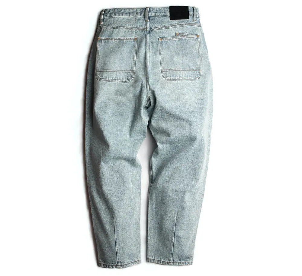 WIDE TAPERED FIT JEAN
