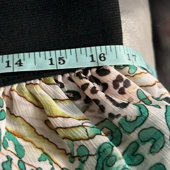 Y2K Luna tiks Women’s Raffle Pleated, Mini Skirt Animal Print Size Large
