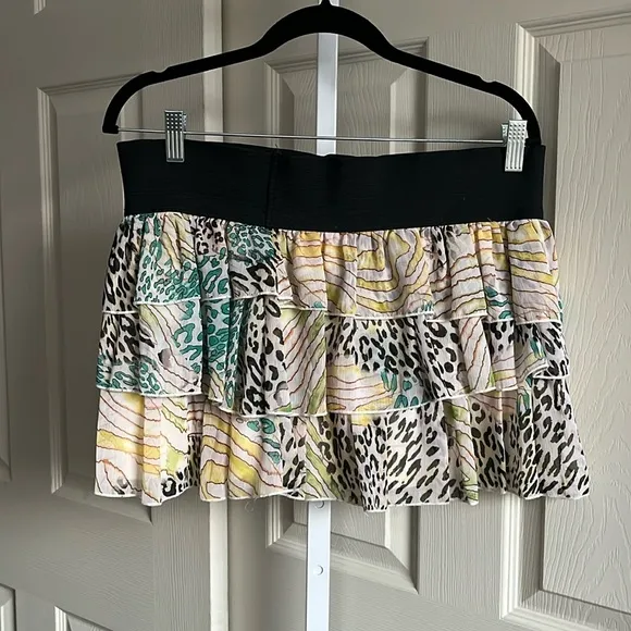 Y2K Luna tiks Women’s Raffle Pleated, Mini Skirt Animal Print Size Large