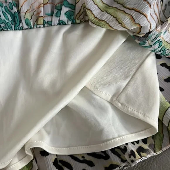 Y2K Luna tiks Women’s Raffle Pleated, Mini Skirt Animal Print Size Large