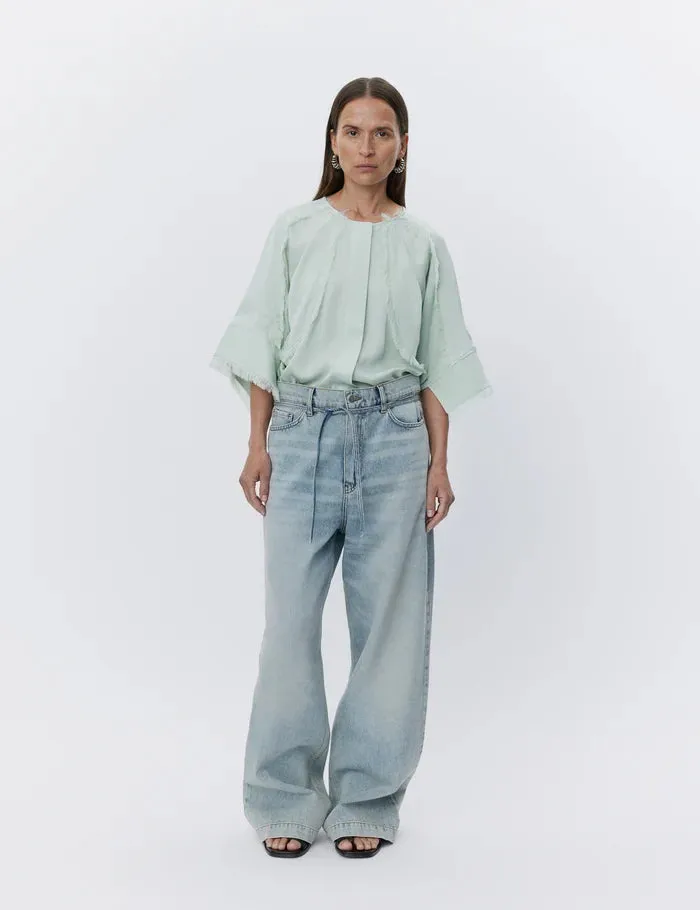 Zelie Blouse | Matte Crepe/Green Lily